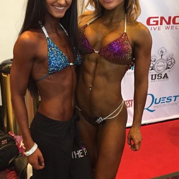 IFBB / NPC competition bikini - Picture 4 of 4